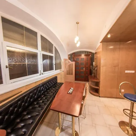Апартаменты Luxury In The Center Of With Parking Любляна